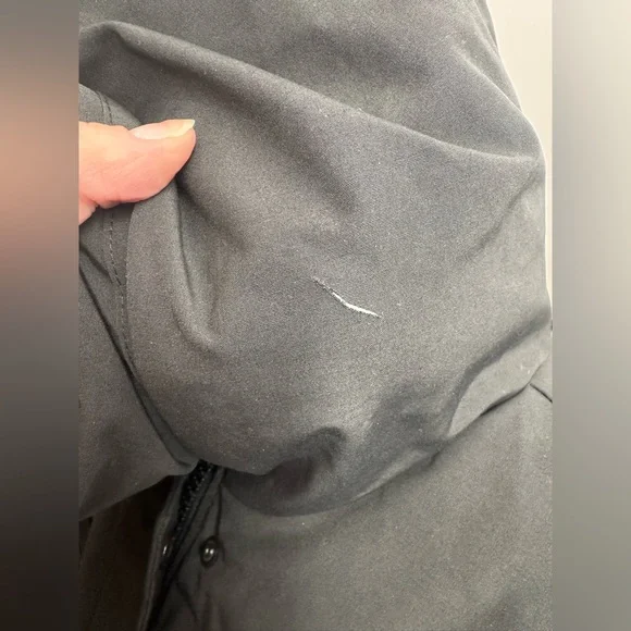 Canada Goose Shelburne Water Resistant 625 Fill Power Down Parka - Picture 8 of 16